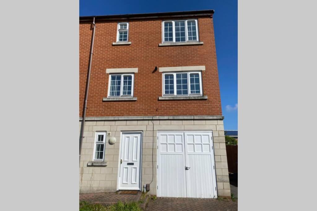 Fishermans House By Greenstay: Spacious 4-bed Contractor & Family Retreat *