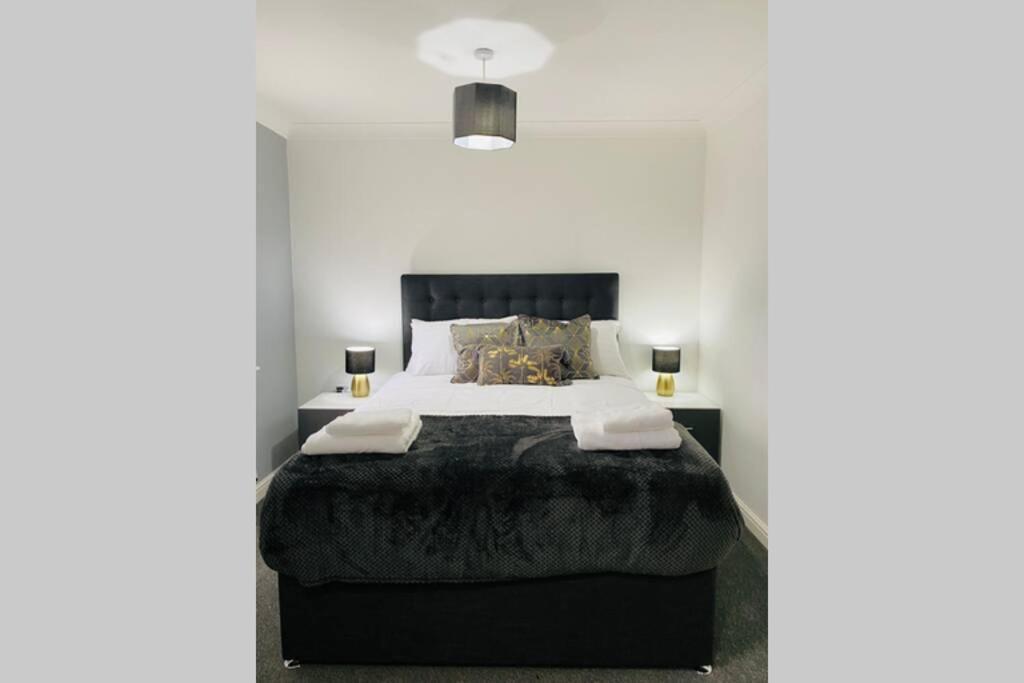 Fishermans House By Greenstay: Spacious 4-bed Contractor & Family Retreat